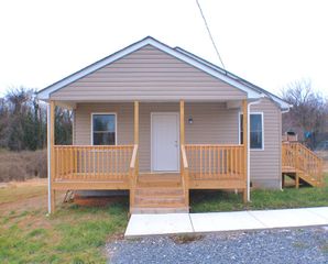 188 Main Street, Madison Heights, VA 24572