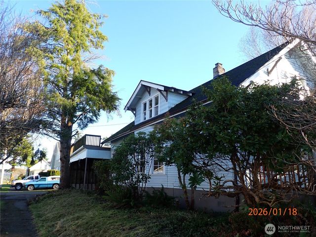 237 13th Street, Raymond, WA 98577