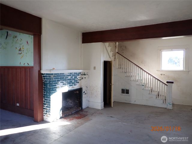 237 13th Street, Raymond, WA 98577