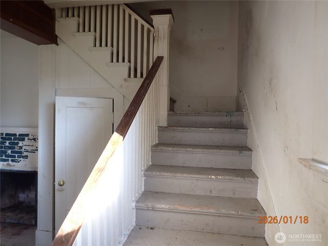 237 13th Street, Raymond, WA 98577