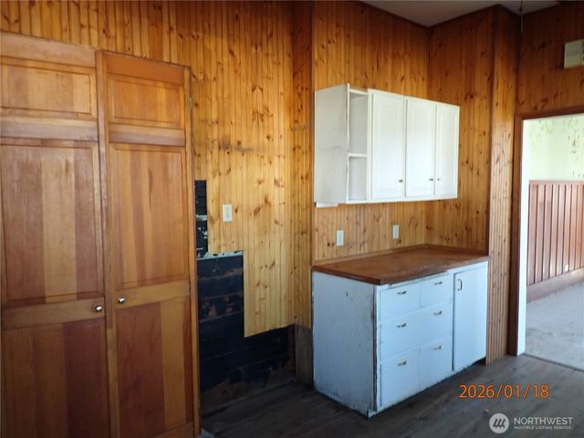 237 13th Street, Raymond, WA 98577