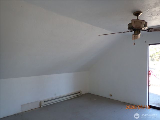 237 13th Street, Raymond, WA 98577