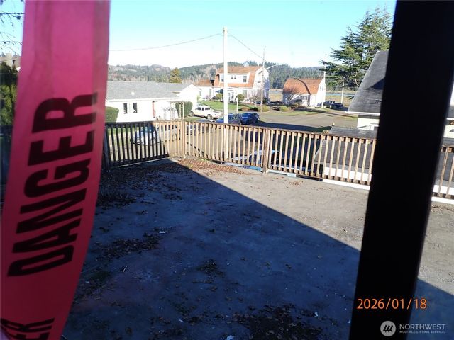 237 13th Street, Raymond, WA 98577