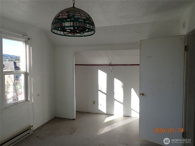 237 13th Street, Raymond, WA 98577