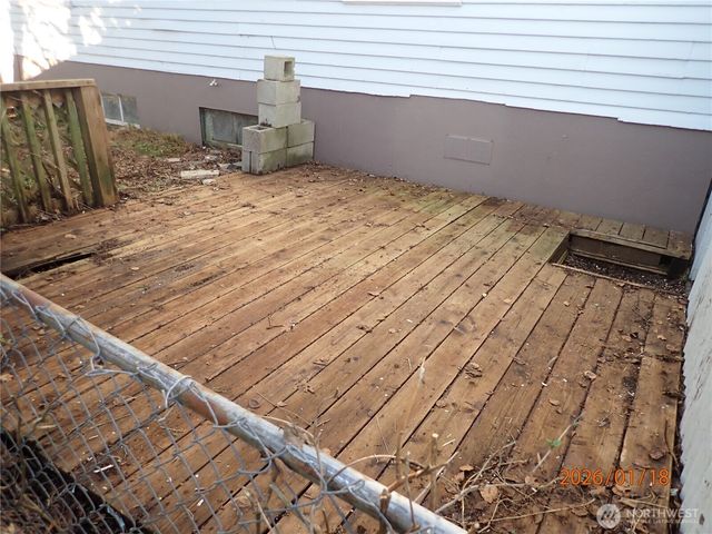 237 13th Street, Raymond, WA 98577