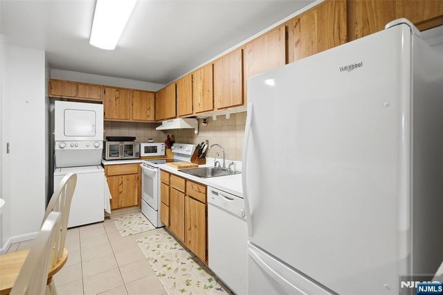 10 Orchard Street 1F, Hackensack, NJ 07601