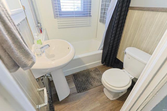 1614 Longley Avenue, South Bend, IN 46628