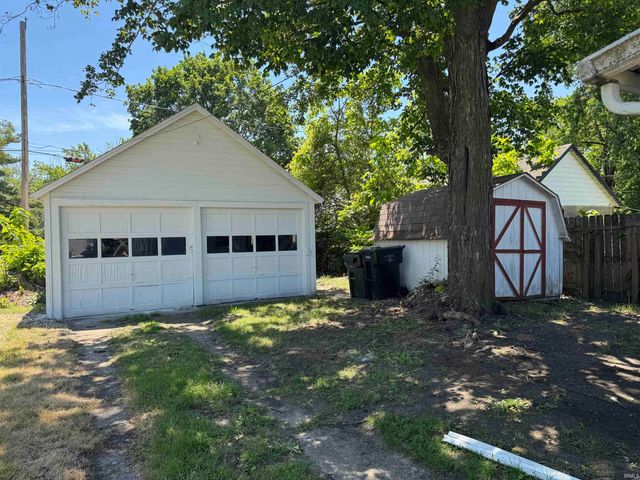 1614 Longley Avenue, South Bend, IN 46628