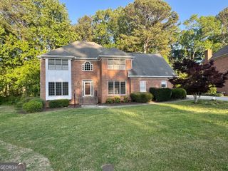 1664 Holly Lake Circle, Snellville, GA 30078