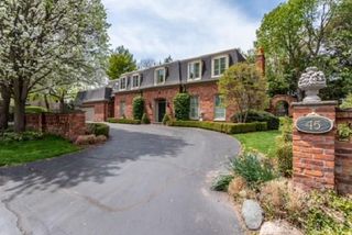 45 Lakecrest Lane, Grosse Pointe Farms, MI 48236