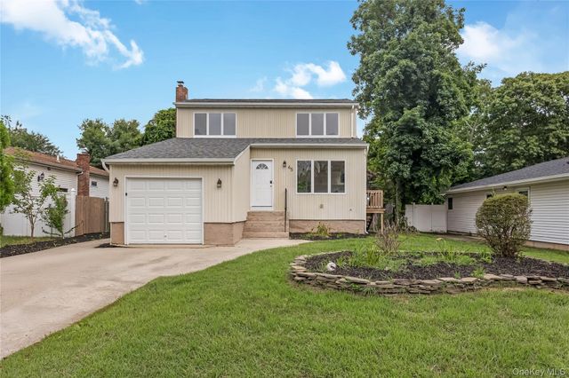 65 Westminster Drive, Shirley, NY 11967