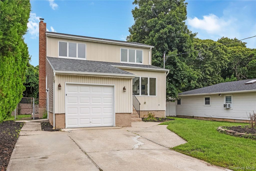 65 Westminster Drive, Shirley, NY 11967