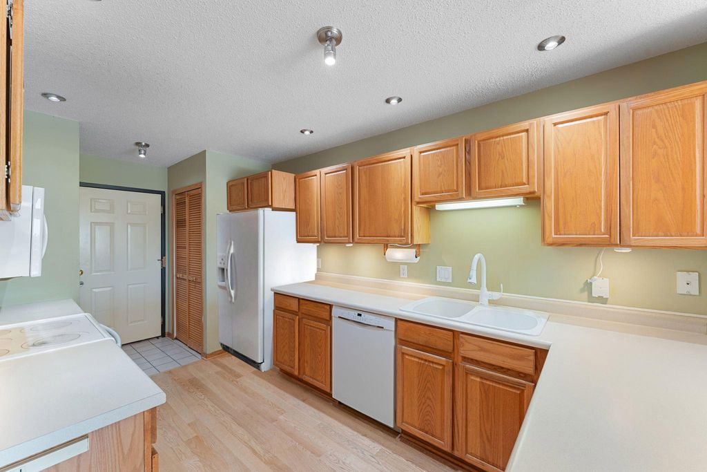 1802 McKinley Street NE, Minneapolis, MN 55418 — photo 5