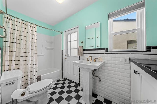 716 Dover, San Diego, CA 92109