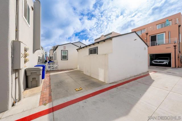 716 Dover, San Diego, CA 92109