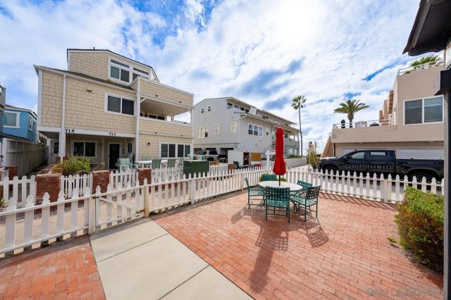 716 Dover, San Diego, CA 92109