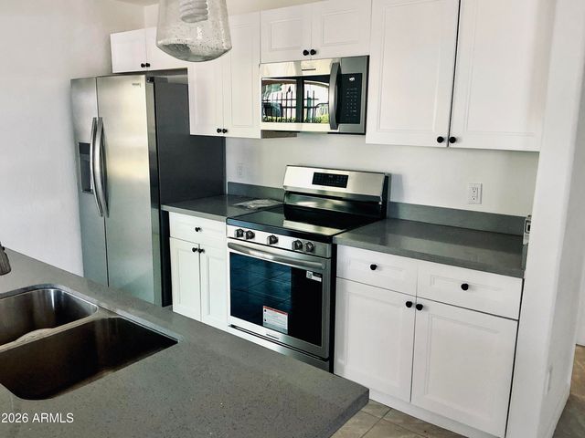 5408 S 19TH Avenue, Phoenix, AZ 85041