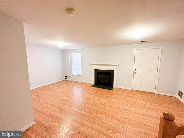 20910 BUTTERWOOD FALLS TER, Sterling, VA 20165