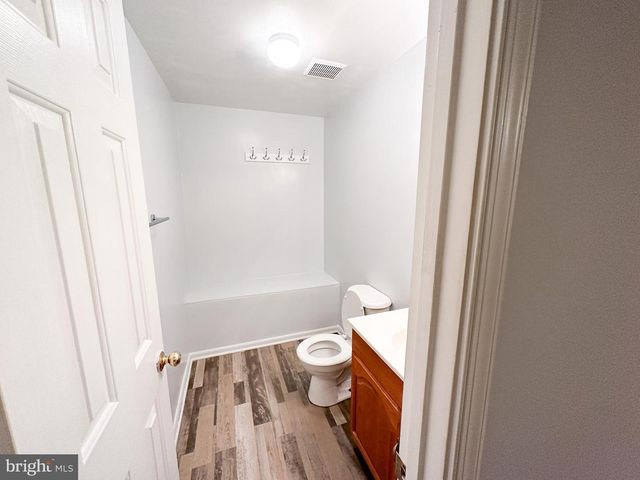 20910 BUTTERWOOD FALLS TER, Sterling, VA 20165