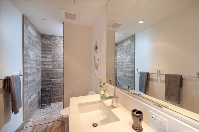 1555 Kapiolani Boulevard 2210, Honolulu, HI 96814