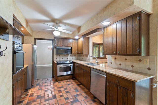 26 Rippingale Road, Pittsford, NY 14534