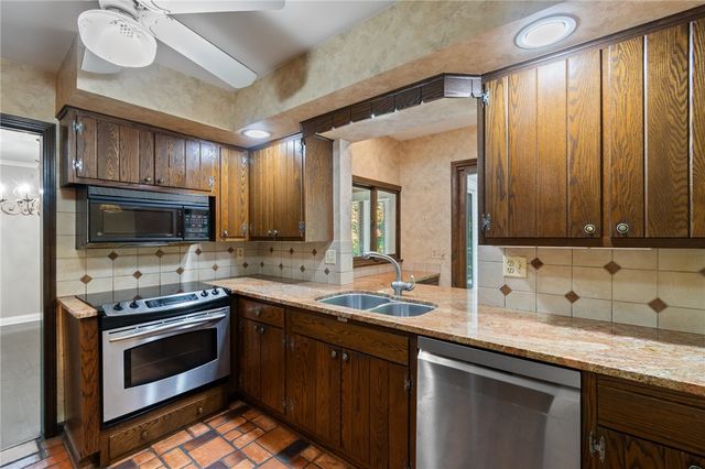 26 Rippingale Road, Pittsford, NY 14534