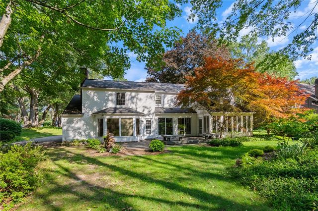 26 Rippingale Road, Pittsford, NY 14534