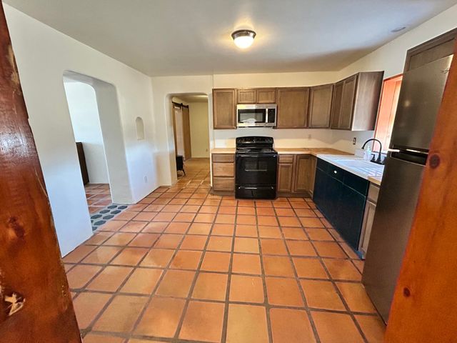 146 Monica Road, Los Lunas, NM 87031