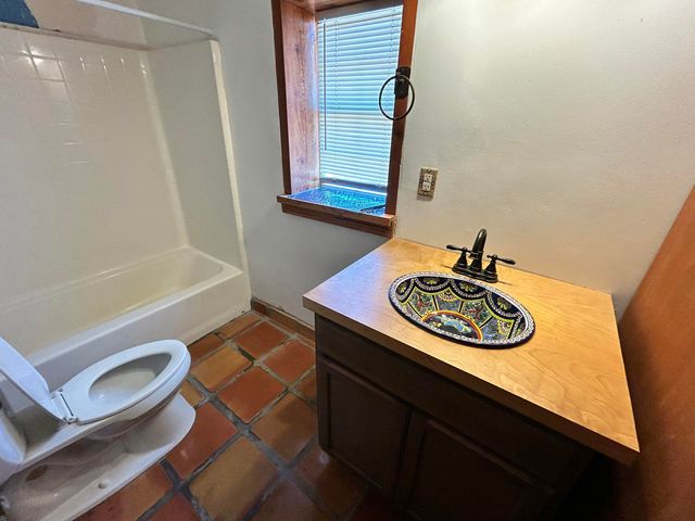 146 Monica Road, Los Lunas, NM 87031