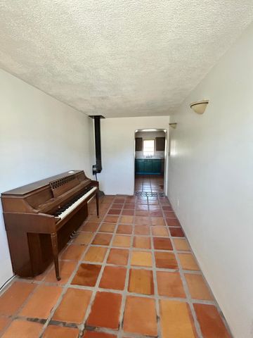 146 Monica Road, Los Lunas, NM 87031