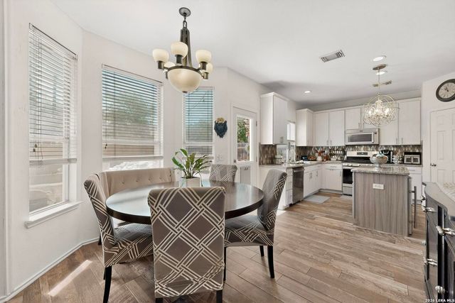 6302 Jade Gln, San Antonio, TX 78249