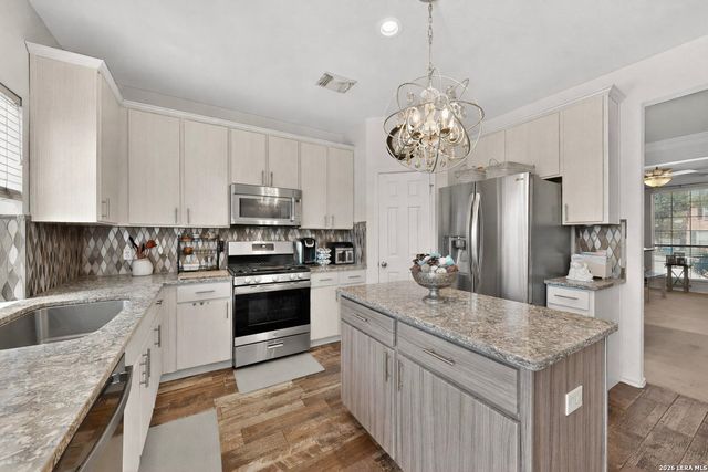 6302 Jade Gln, San Antonio, TX 78249