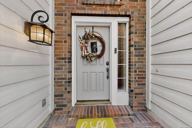 6302 Jade Gln, San Antonio, TX 78249