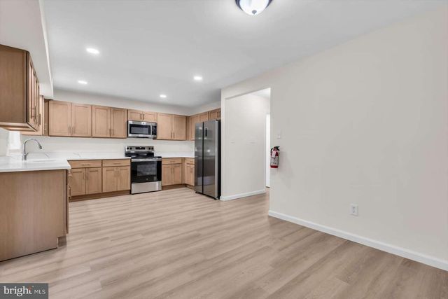 22 TROWBRIDGE LN, Clementon, NJ 08021
