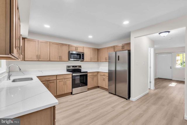 22 TROWBRIDGE LN, Clementon, NJ 08021