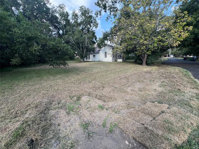 1003 Norris Street, Brenham, TX 77833