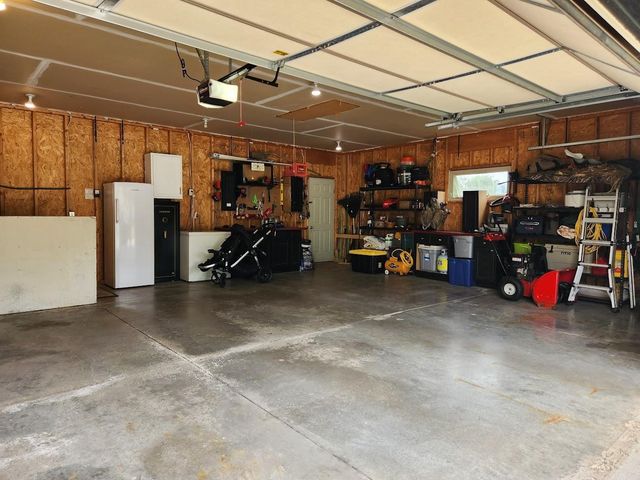 1091 COUNTY ROAD V, Fond Du Lac, WI 54935