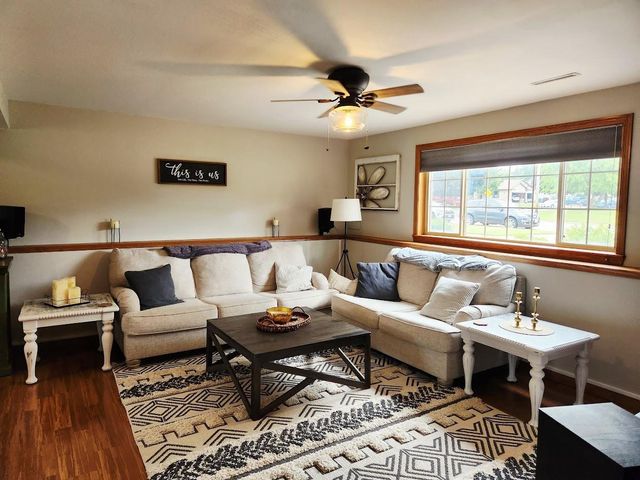 1091 COUNTY ROAD V, Fond Du Lac, WI 54935