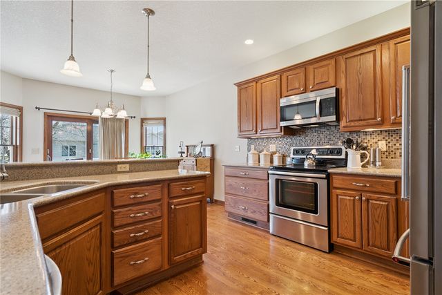418 Prairie View Drive, Fairfax, IA 52228