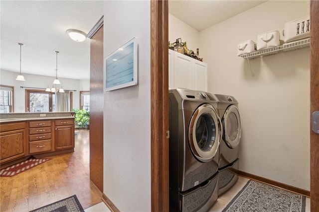 418 Prairie View Drive, Fairfax, IA 52228