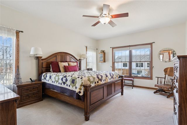 418 Prairie View Drive, Fairfax, IA 52228