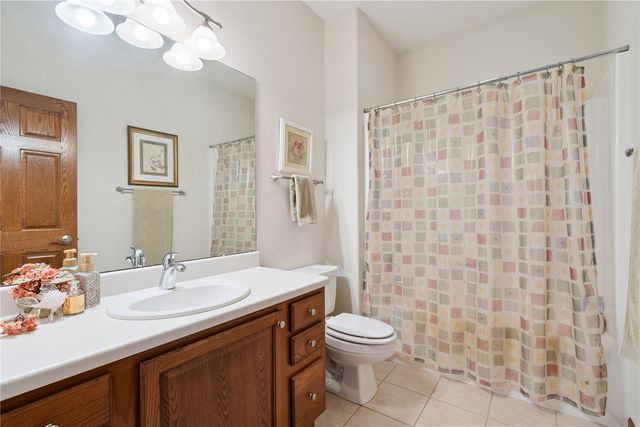 418 Prairie View Drive, Fairfax, IA 52228