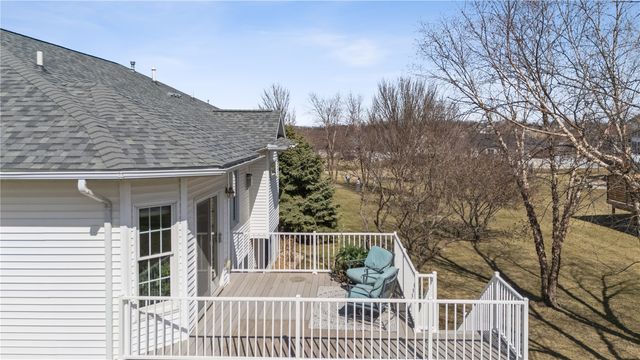 418 Prairie View Drive, Fairfax, IA 52228