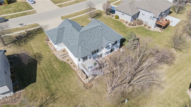 418 Prairie View Drive, Fairfax, IA 52228