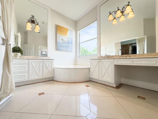 2060 Reston Circle, Royal Palm Beach, FL 33411