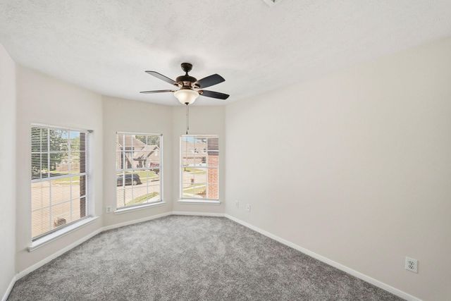 215 Crabapple Drive, Baytown, TX 77520