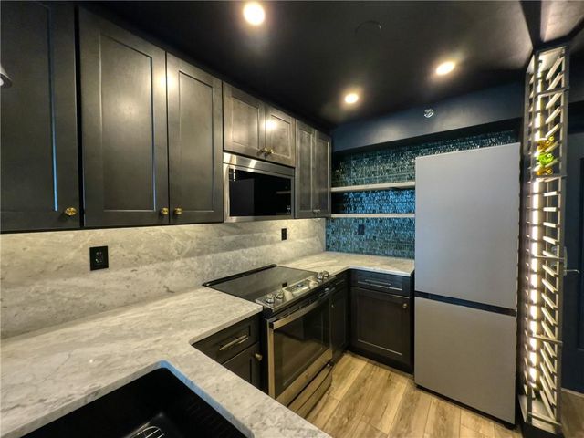 2870 Pharr Court South NW 2402, Atlanta, GA 30305