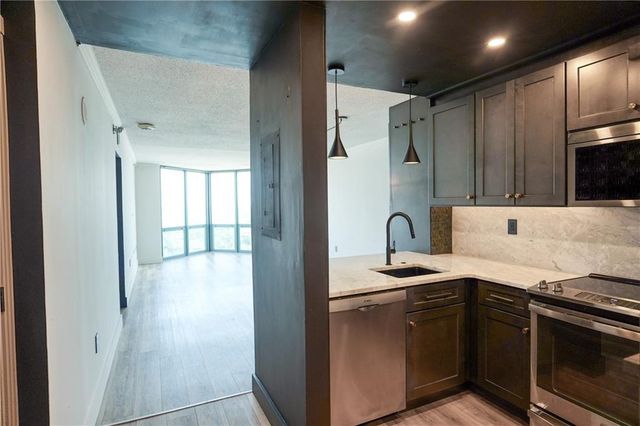 2870 Pharr Court South NW 2402, Atlanta, GA 30305