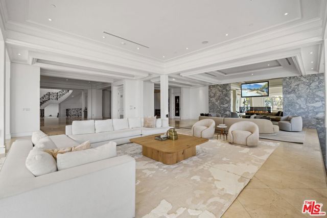 360 TROUSDALE Place, Beverly Hills, CA 90210