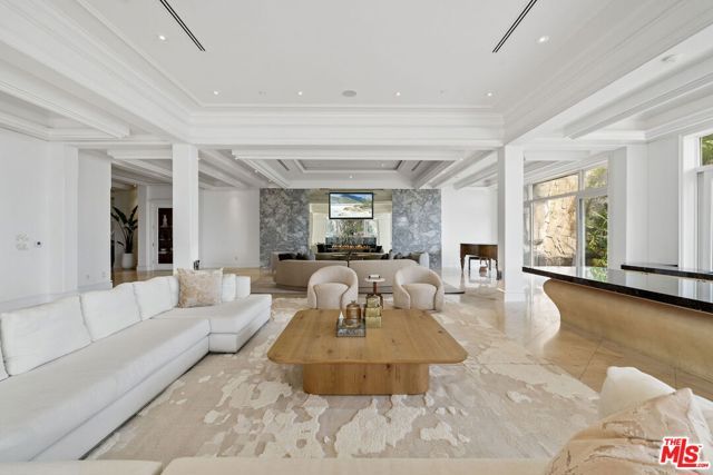 360 TROUSDALE Place, Beverly Hills, CA 90210